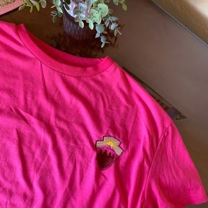 bright pink tee